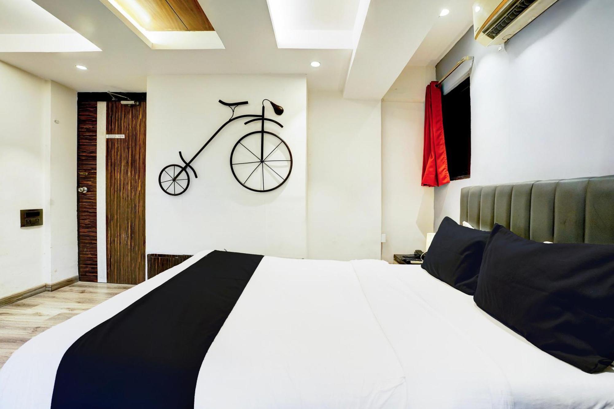 Super Hotel O Seawoods Near Palm Beach Road Formerly Sai Roop Navi Mumbai Bagian luar foto