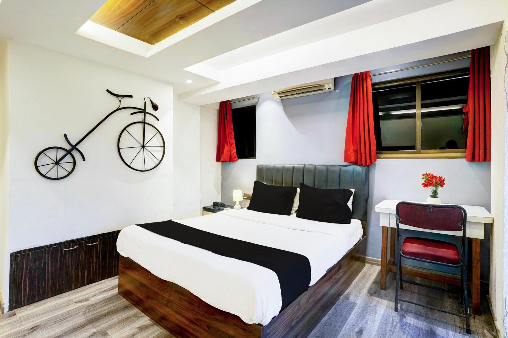 Super Hotel O Seawoods Near Palm Beach Road Formerly Sai Roop Navi Mumbai Bagian luar foto